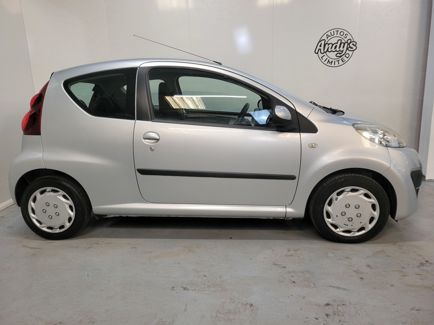 Used Peugeot 107 2013 for sale - 76637465: Photo 6