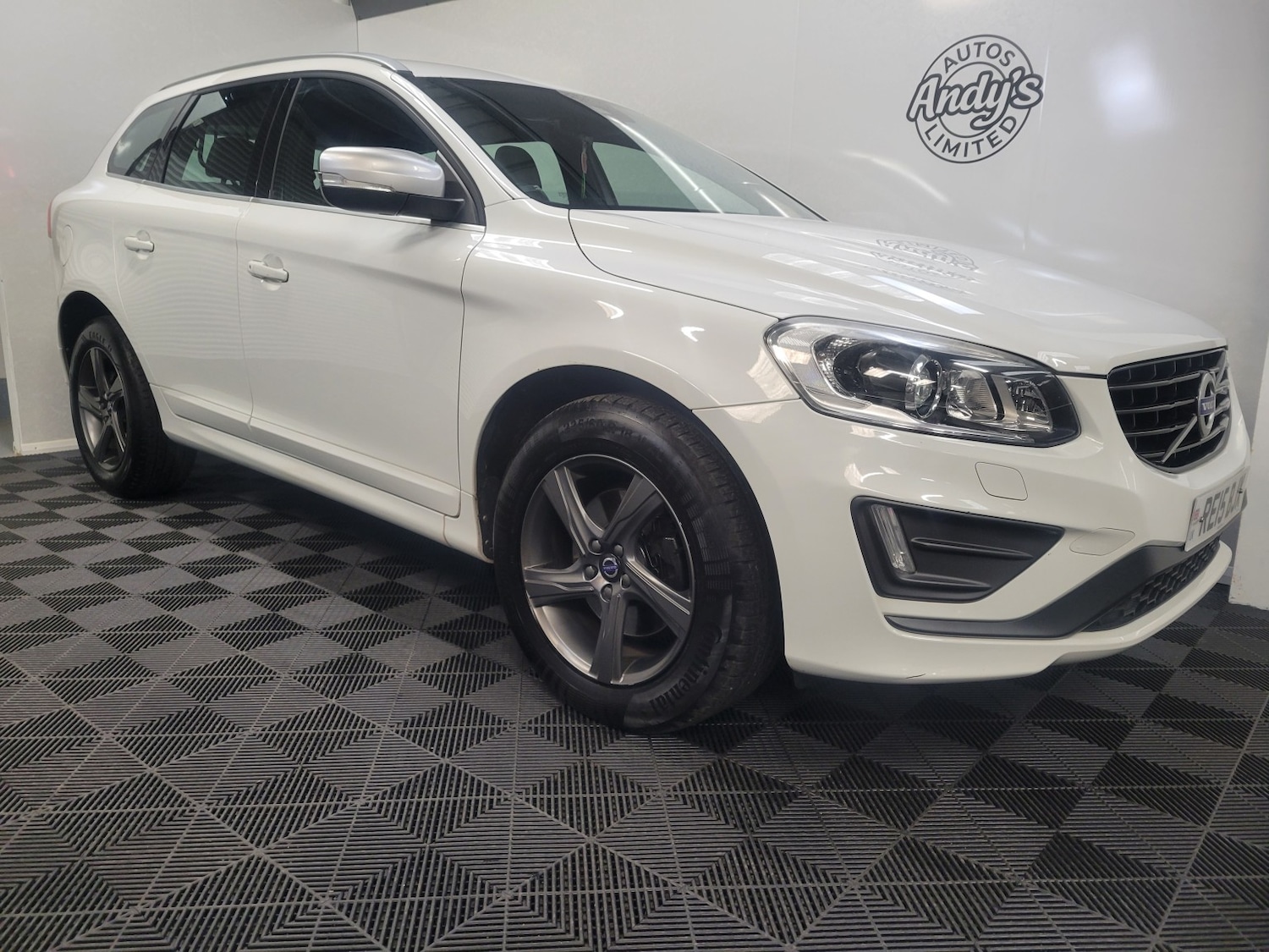 Used Volvo XC60 2015 for sale - 78090632: Photo 2