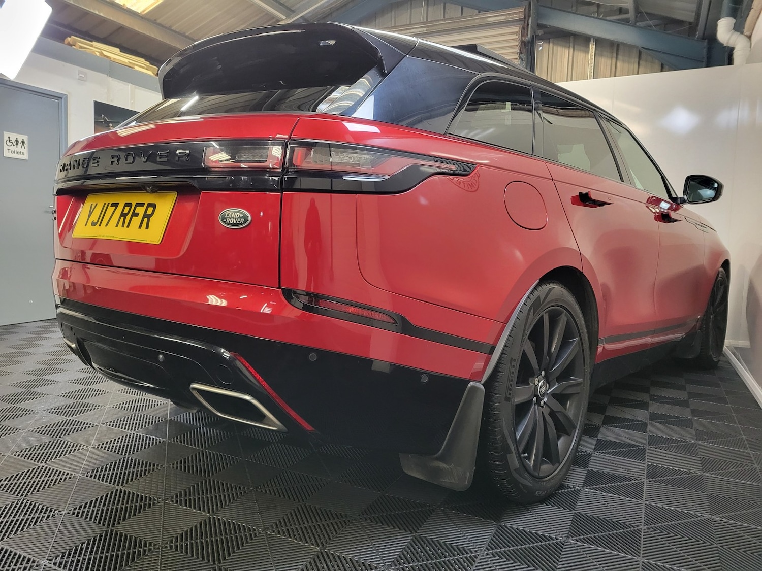 Used Land Rover Range Rover Velar 2017 for sale - 77474794: Photo 32