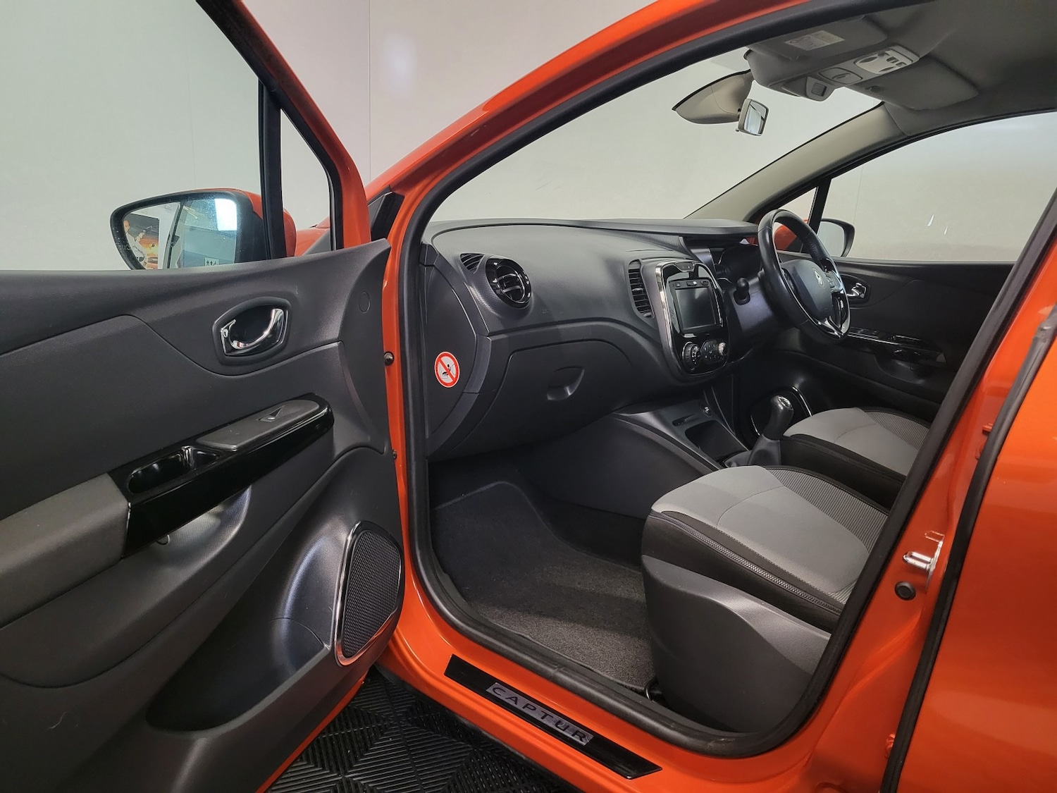 Used Renault Captur 2014 for sale - 77277380: Photo 45