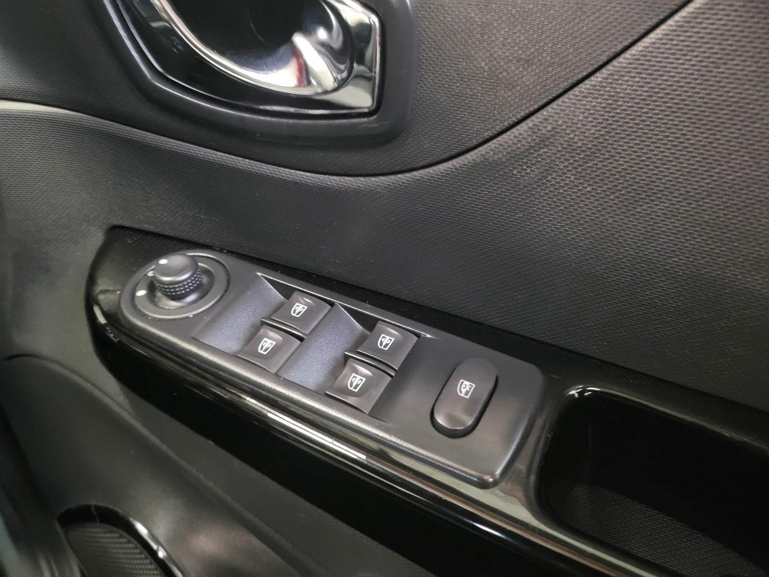 Used Renault Captur 2014 for sale - 77277380: Photo 48