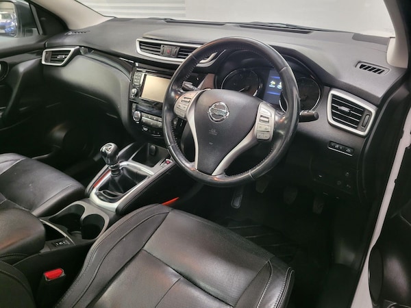 Used Nissan Qashqai 2015 for sale - 74858839: Photo 15