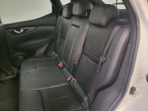 Used Nissan Qashqai 2015 for sale - 74858839: Photo 16