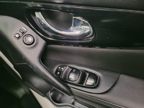 Used Nissan Qashqai 2015 for sale - 74858839: Photo 19