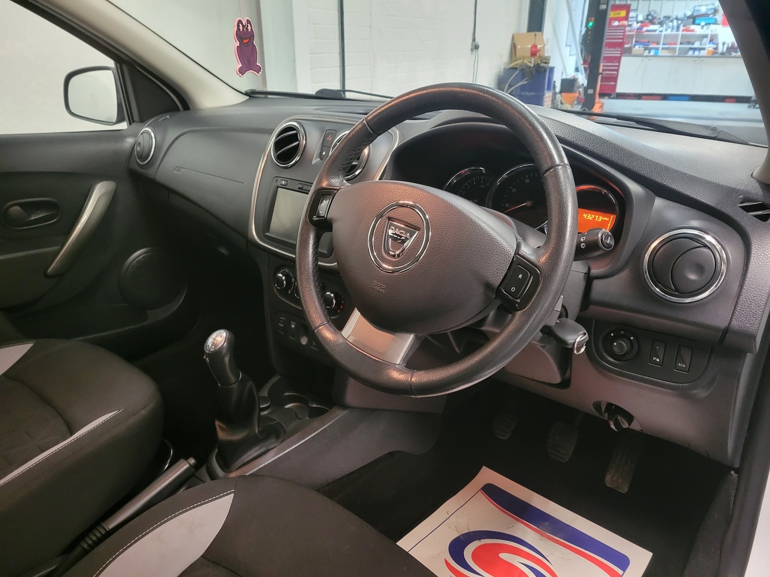 Used Dacia Sandero Stepway 2014 for sale - 77053705: Photo 6