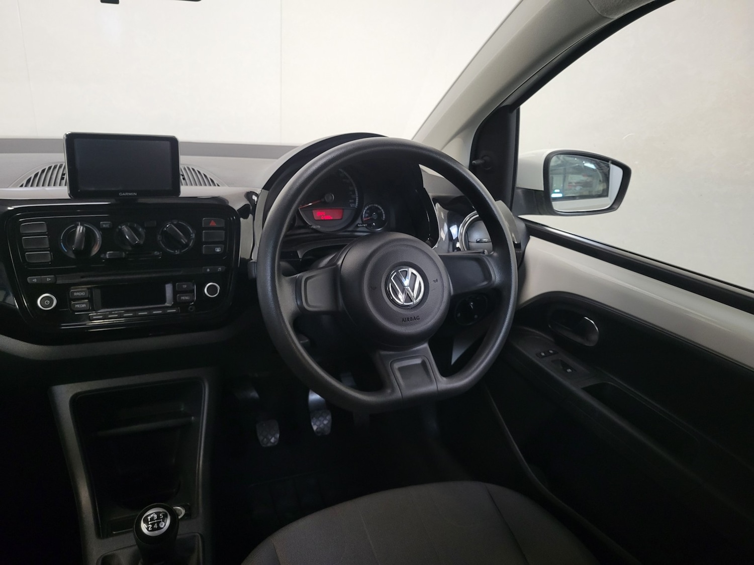 Used Volkswagen up! 2014 for sale - 76618626: Photo 44