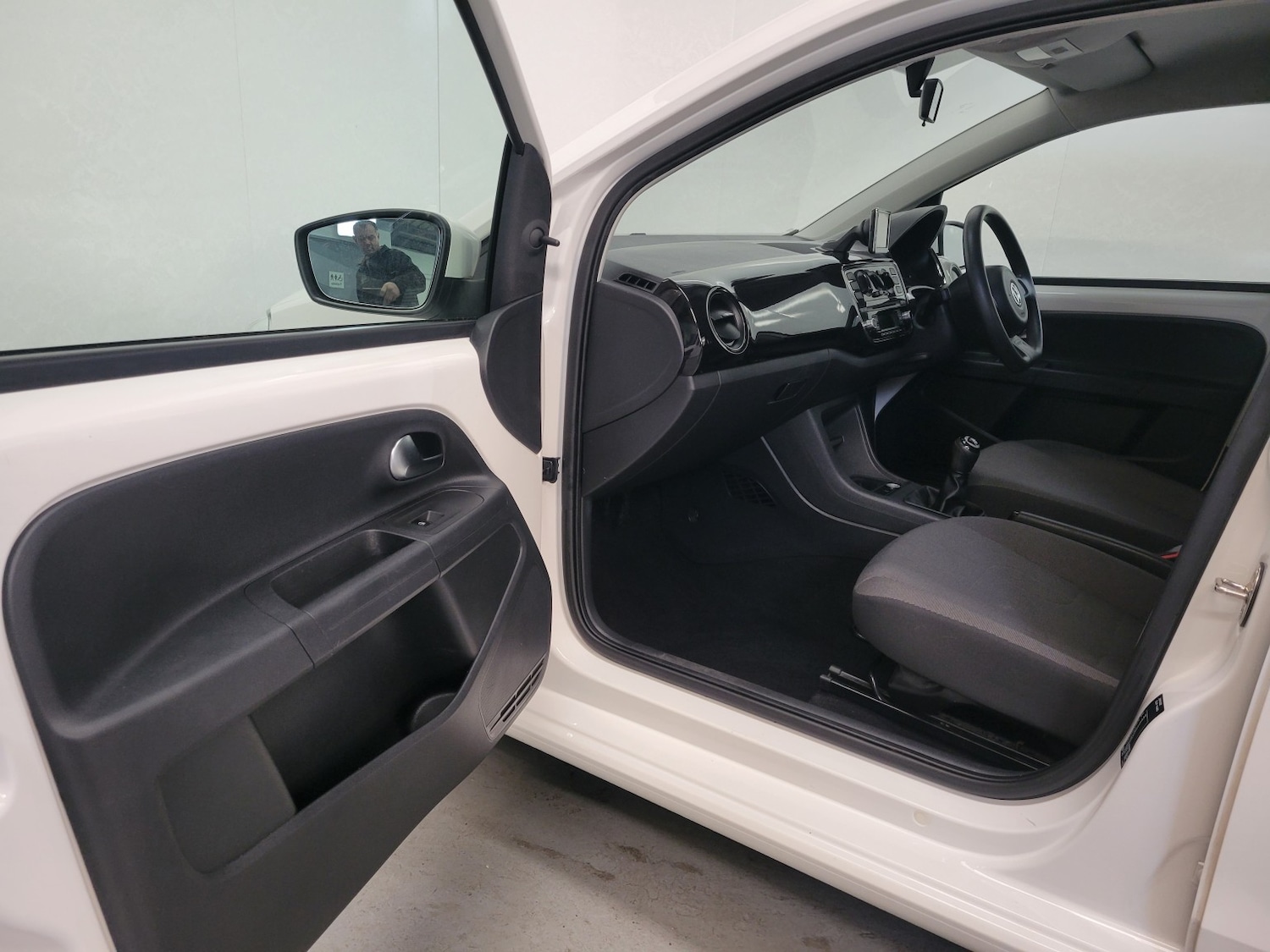 Used Volkswagen up! 2014 for sale - 76618626: Photo 51