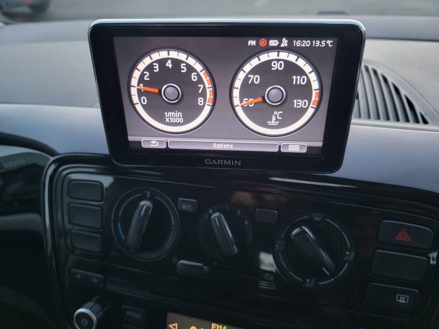 Used Volkswagen up! 2014 for sale - 76618626: Photo 58