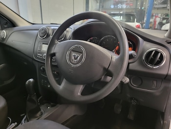 Used Dacia Sandero 2016 for sale - 76896886: Photo