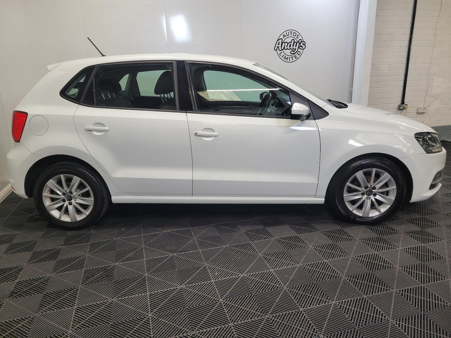 Used Volkswagen Polo 2015 for sale - 77350129: Photo 15
