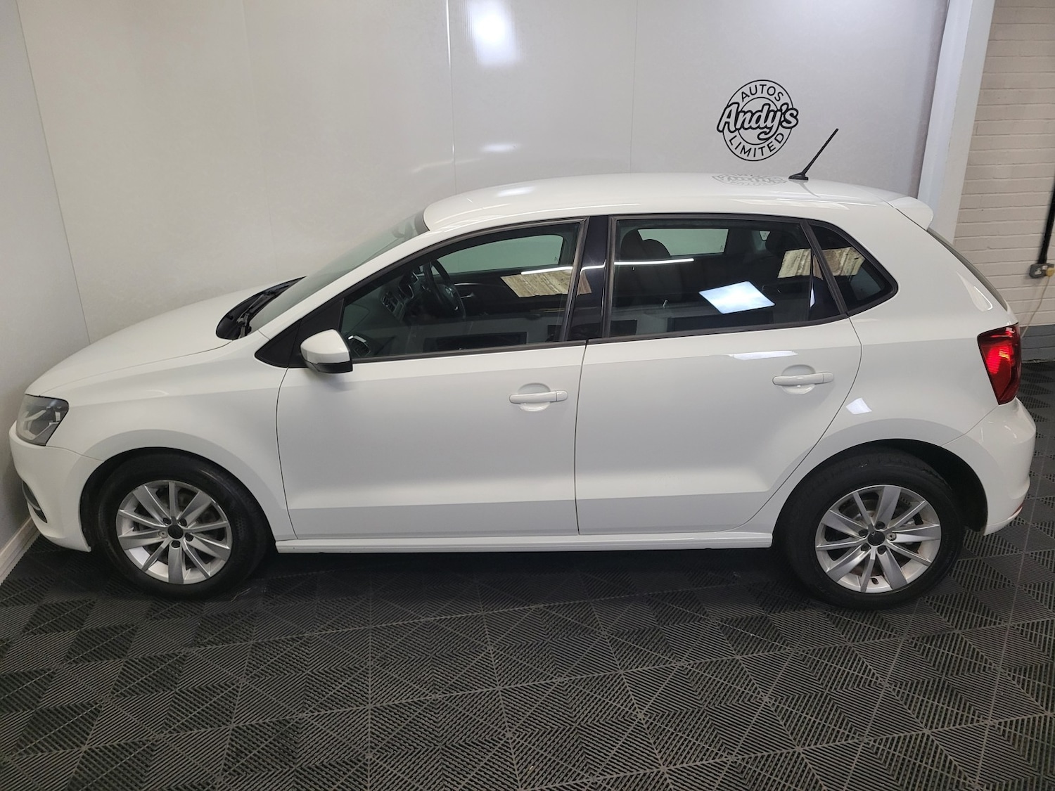 Used Volkswagen Polo 2015 for sale - 77350129: Photo 29