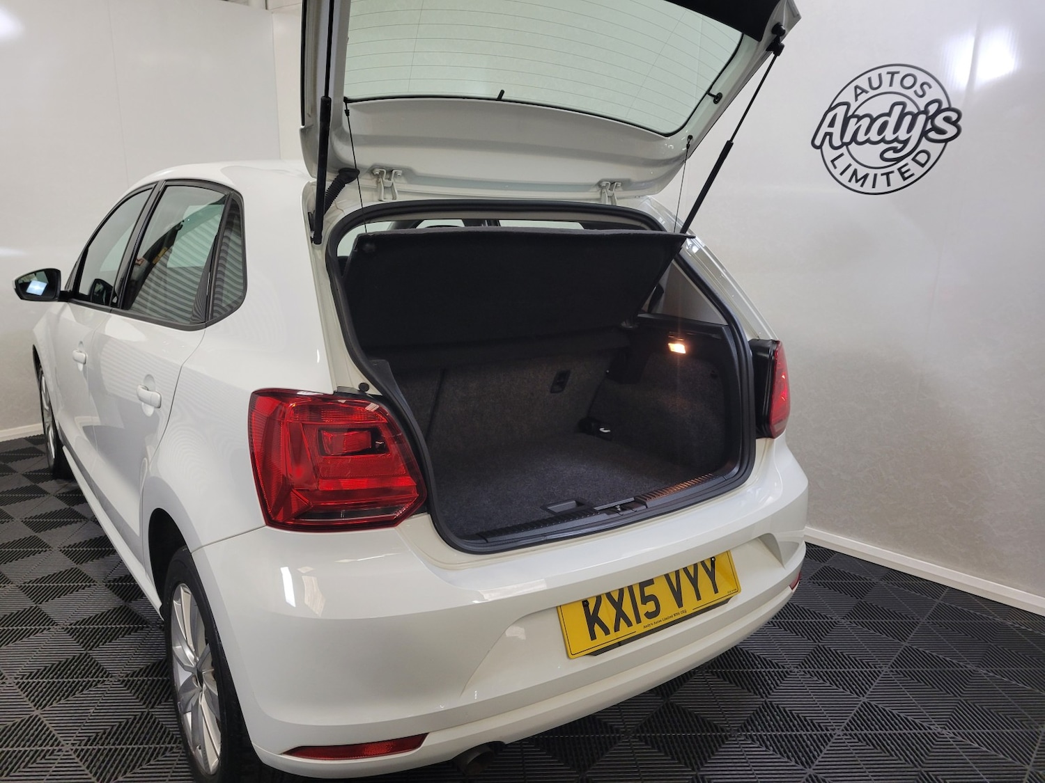 Used Volkswagen Polo 2015 for sale - 77350129: Photo 37