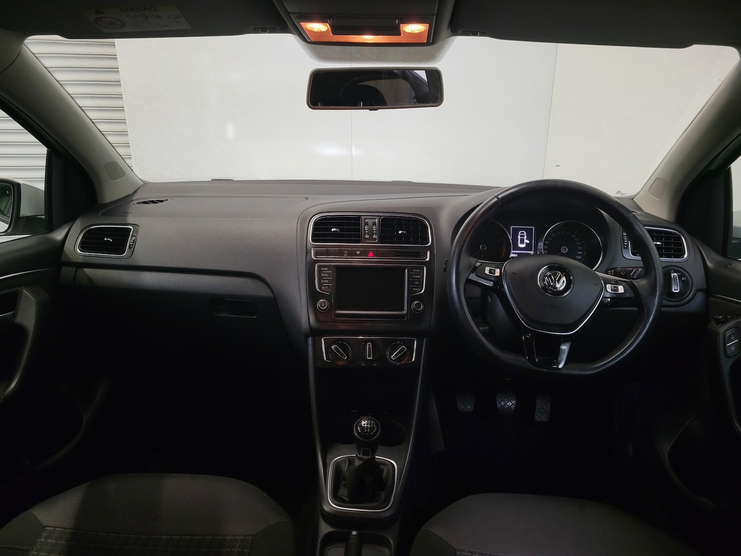 Used Volkswagen Polo 2015 for sale - 77350129: Photo 39