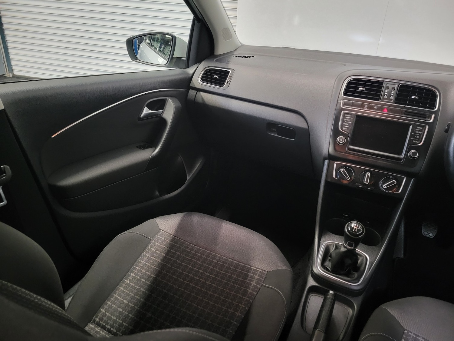 Used Volkswagen Polo 2015 for sale - 77350129: Photo 41