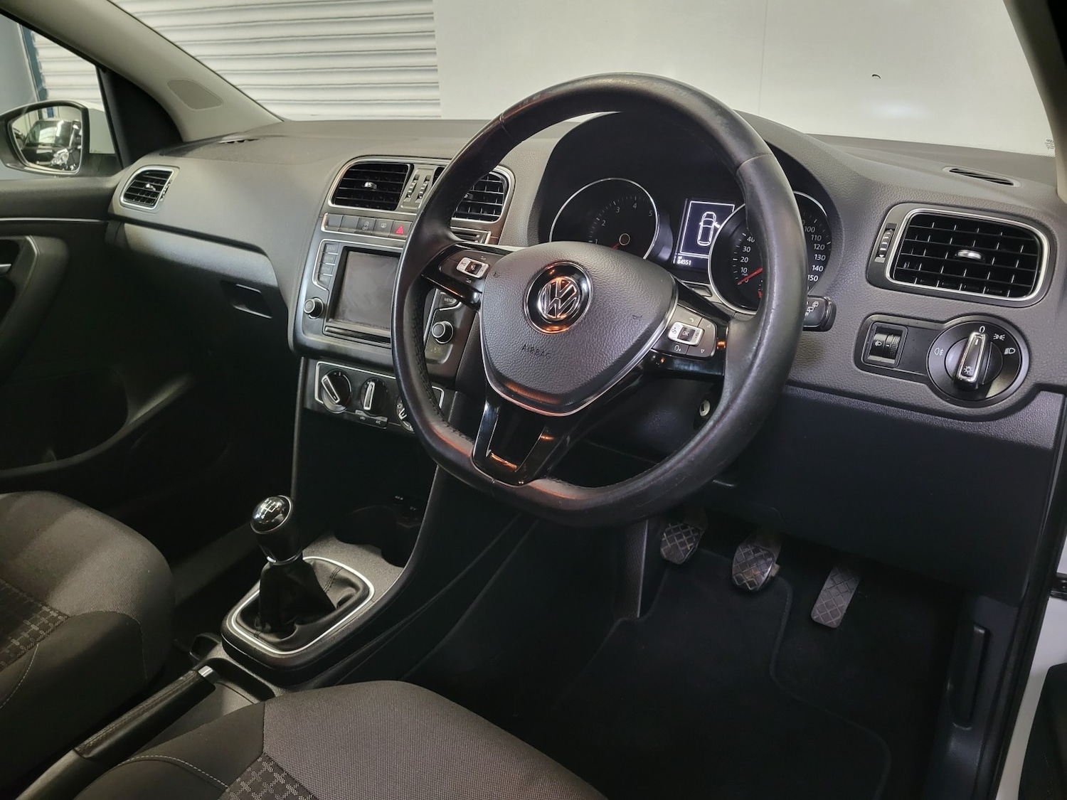 Used Volkswagen Polo 2015 for sale - 77350129: Photo 46