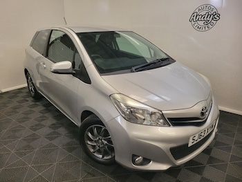 Used Toyota Yaris 2013 for sale - 78433850: Photo