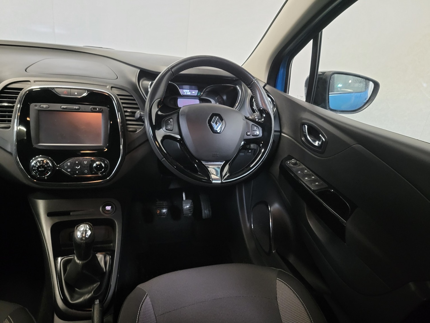 Used Renault Captur 2016 for sale - 77167812: Photo 38