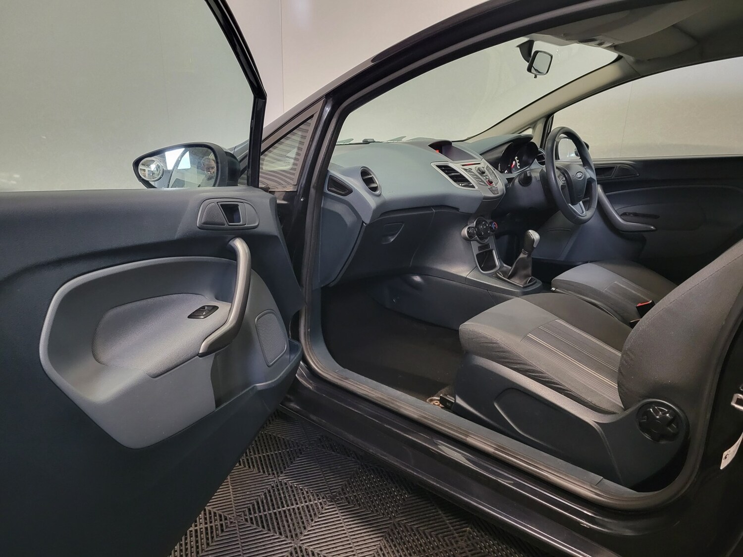 Used Ford Fiesta 2009 for sale - 77516096: Photo 39