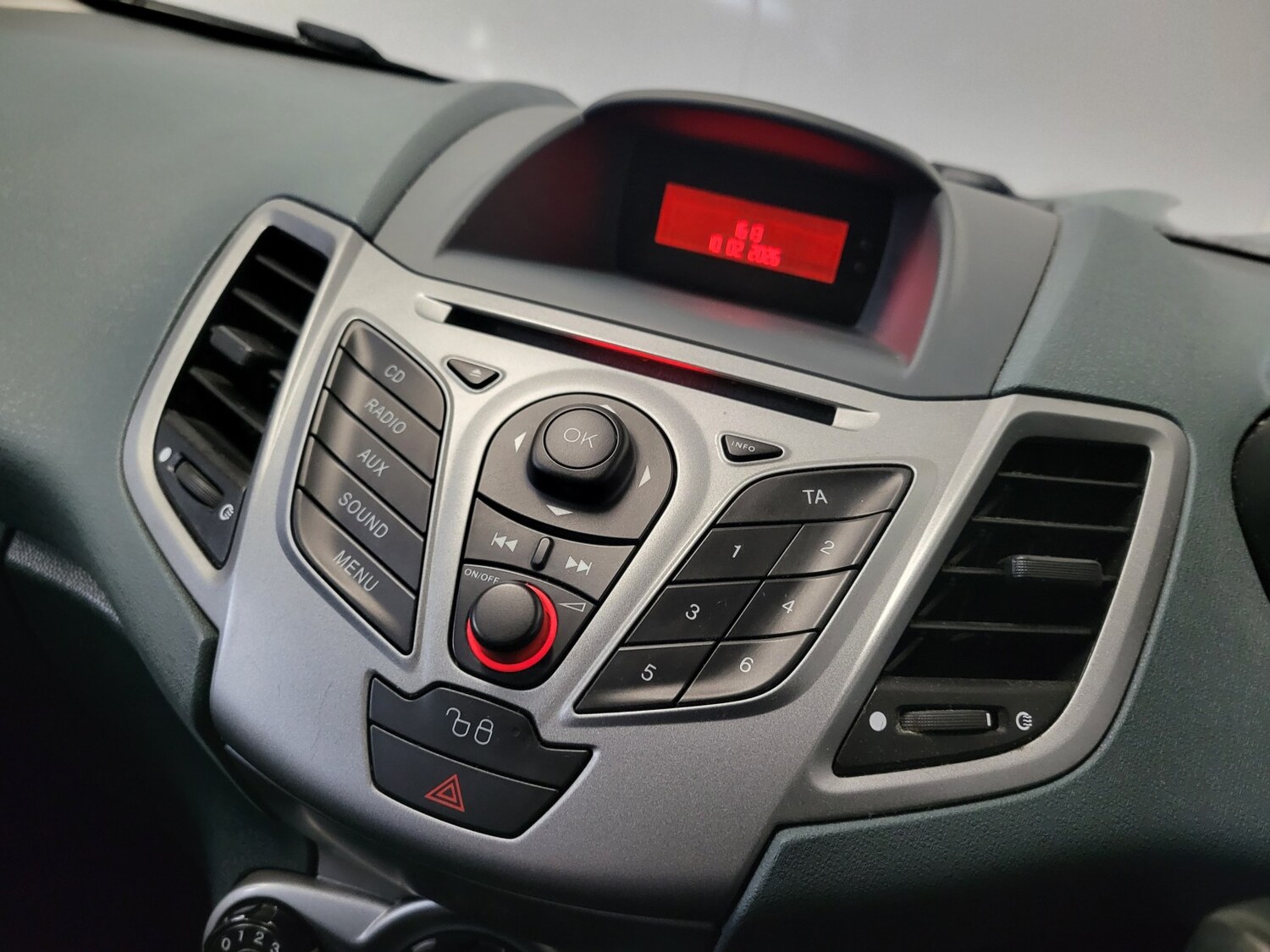 Used Ford Fiesta 2009 for sale - 77516096: Photo 44