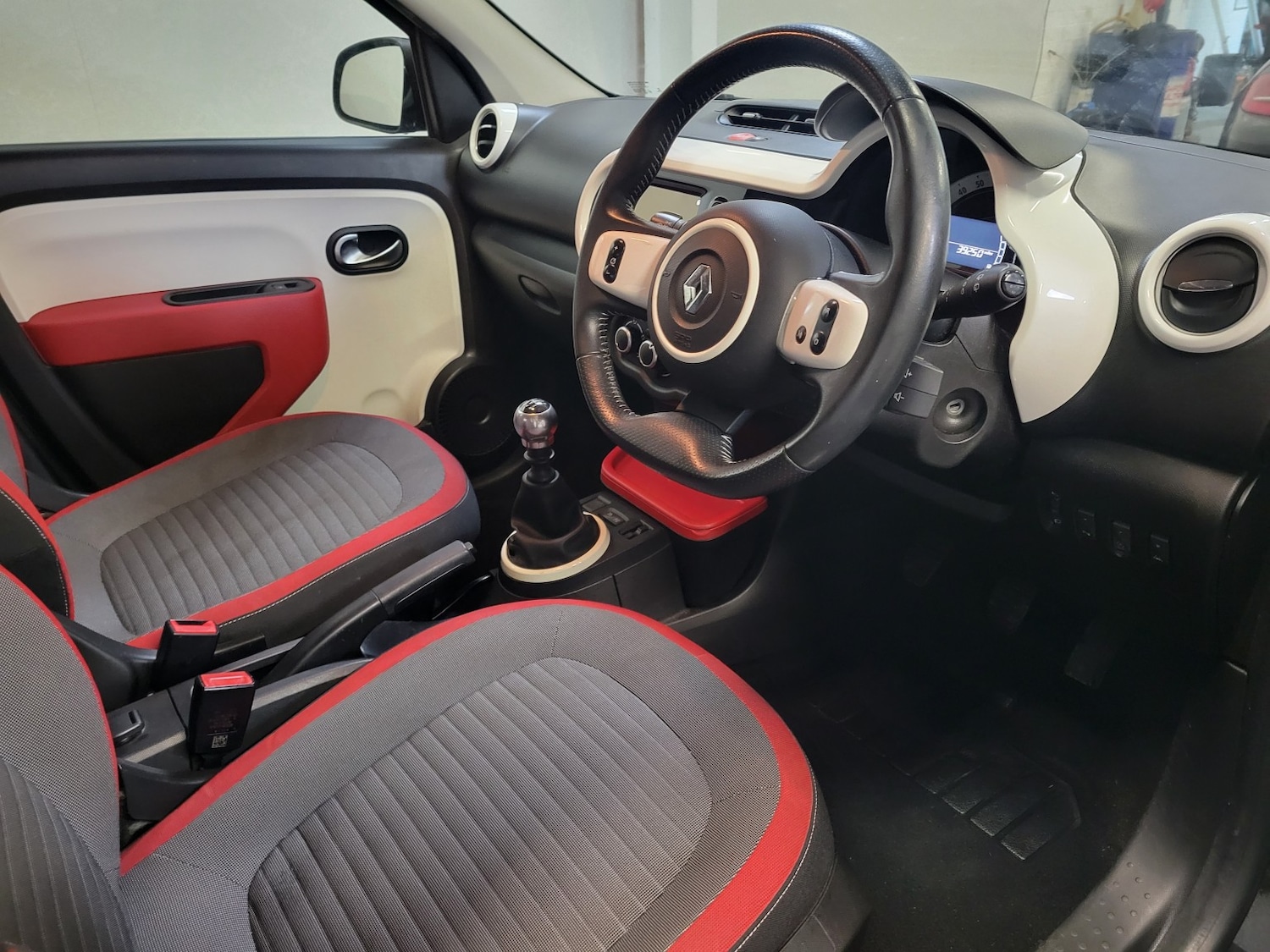 Used Renault Twingo 2015 for sale - 77636946: Photo 14