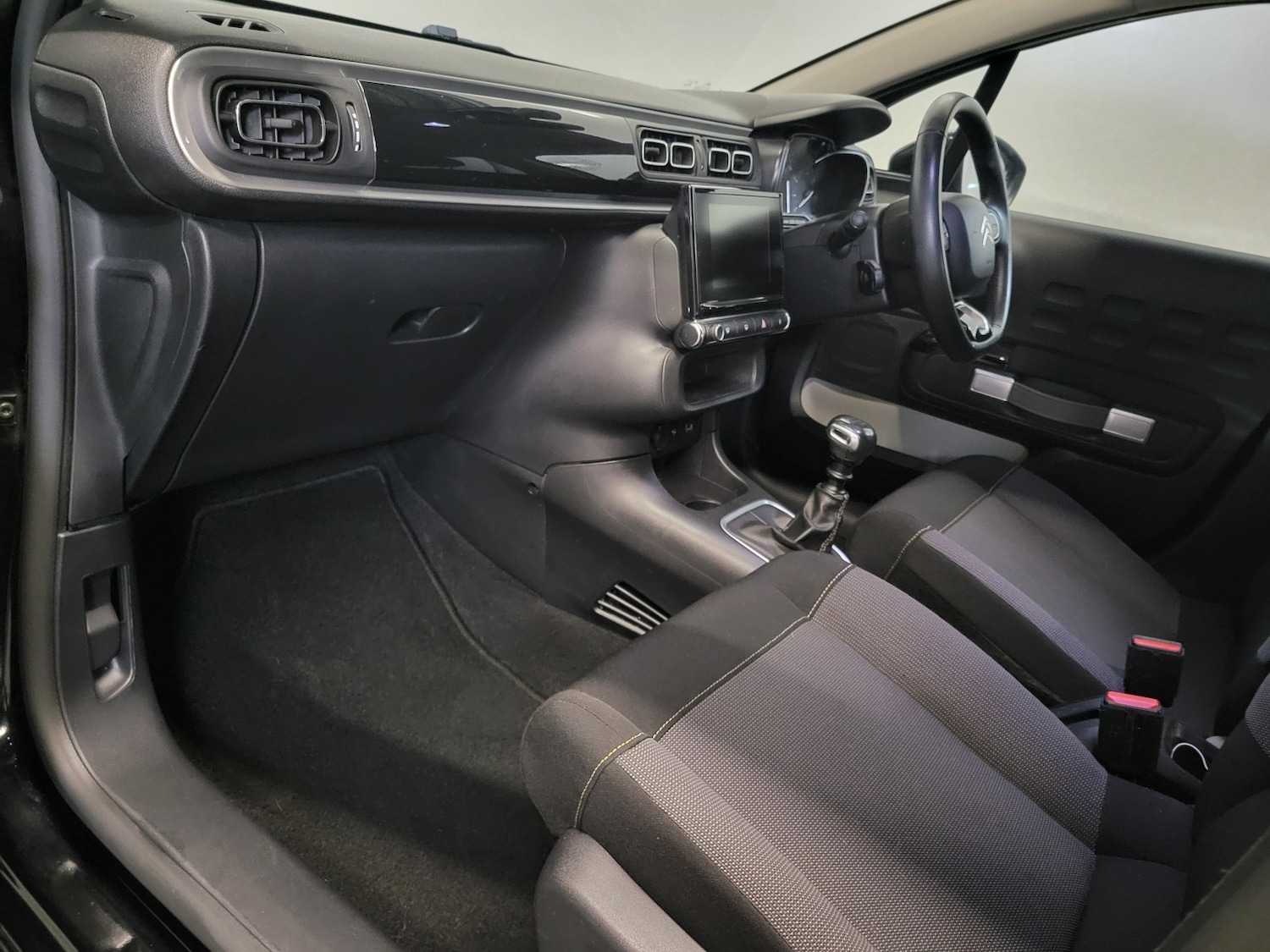 Used Citroen C3 2018 for sale - 76541576: Photo 38