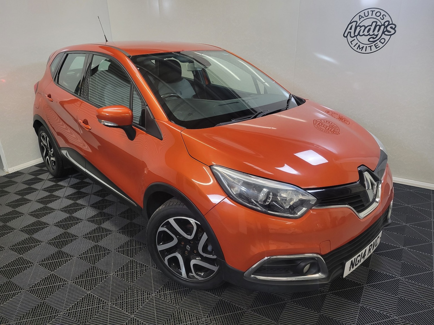 Used Renault Captur 2014 for sale - 77053699: Photo 2