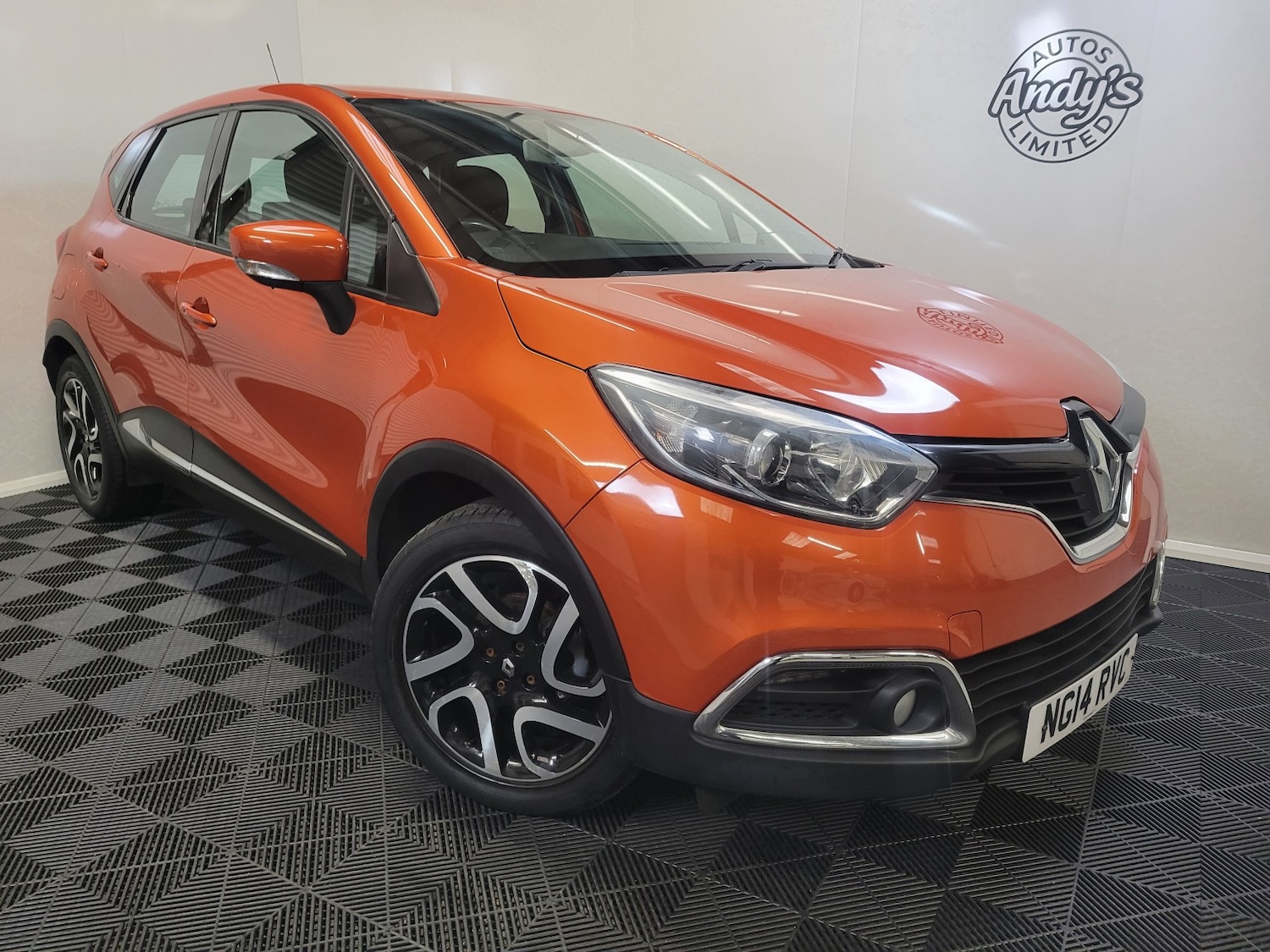 Used Renault Captur 2014 for sale - 77053699: Photo 3