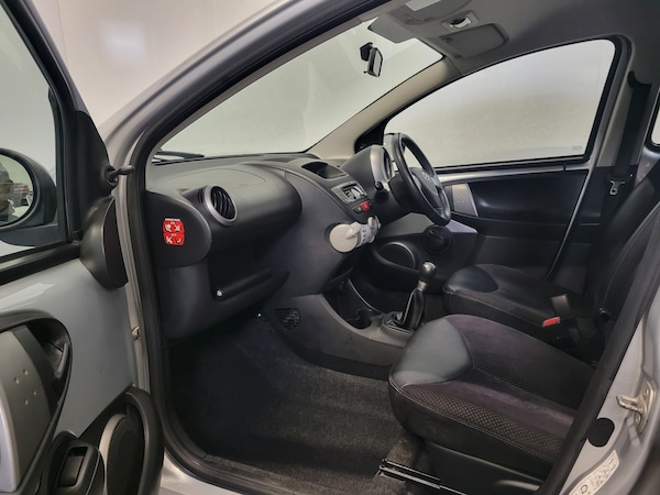 Used Toyota AYGO 2012 for sale - 76246083: Photo 38