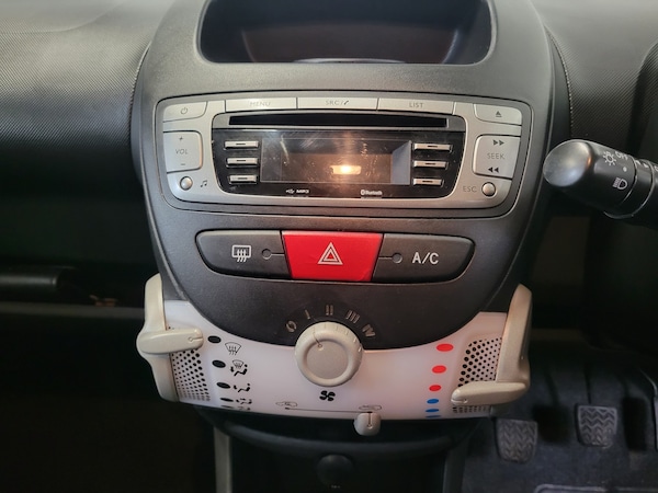 Used Toyota AYGO 2012 for sale - 76246083: Photo 41