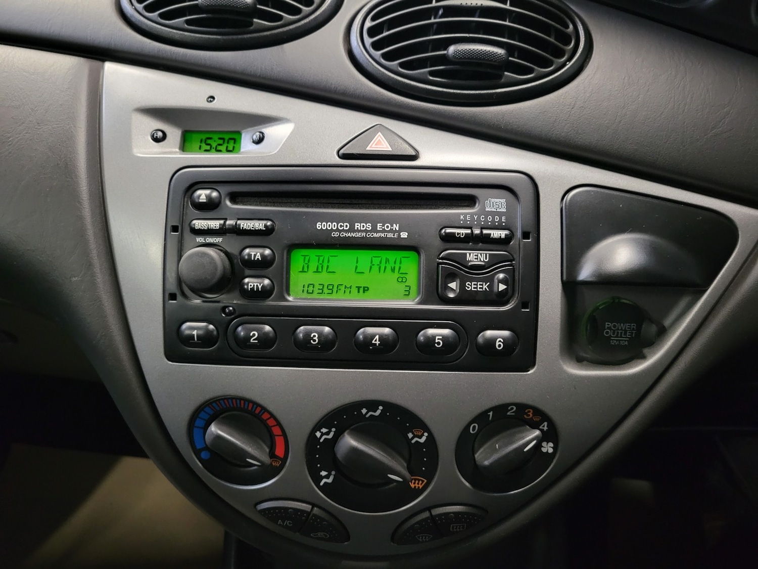 Used Ford Focus 2003 for sale - 77195473: Photo 53