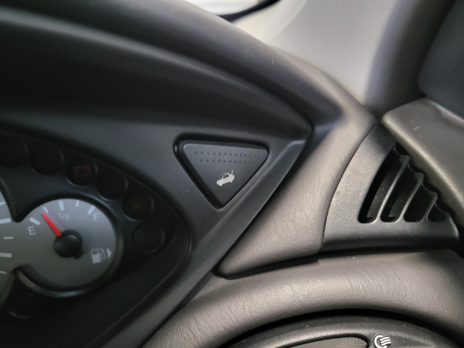 Used Ford Focus 2003 for sale - 77195473: Photo 55