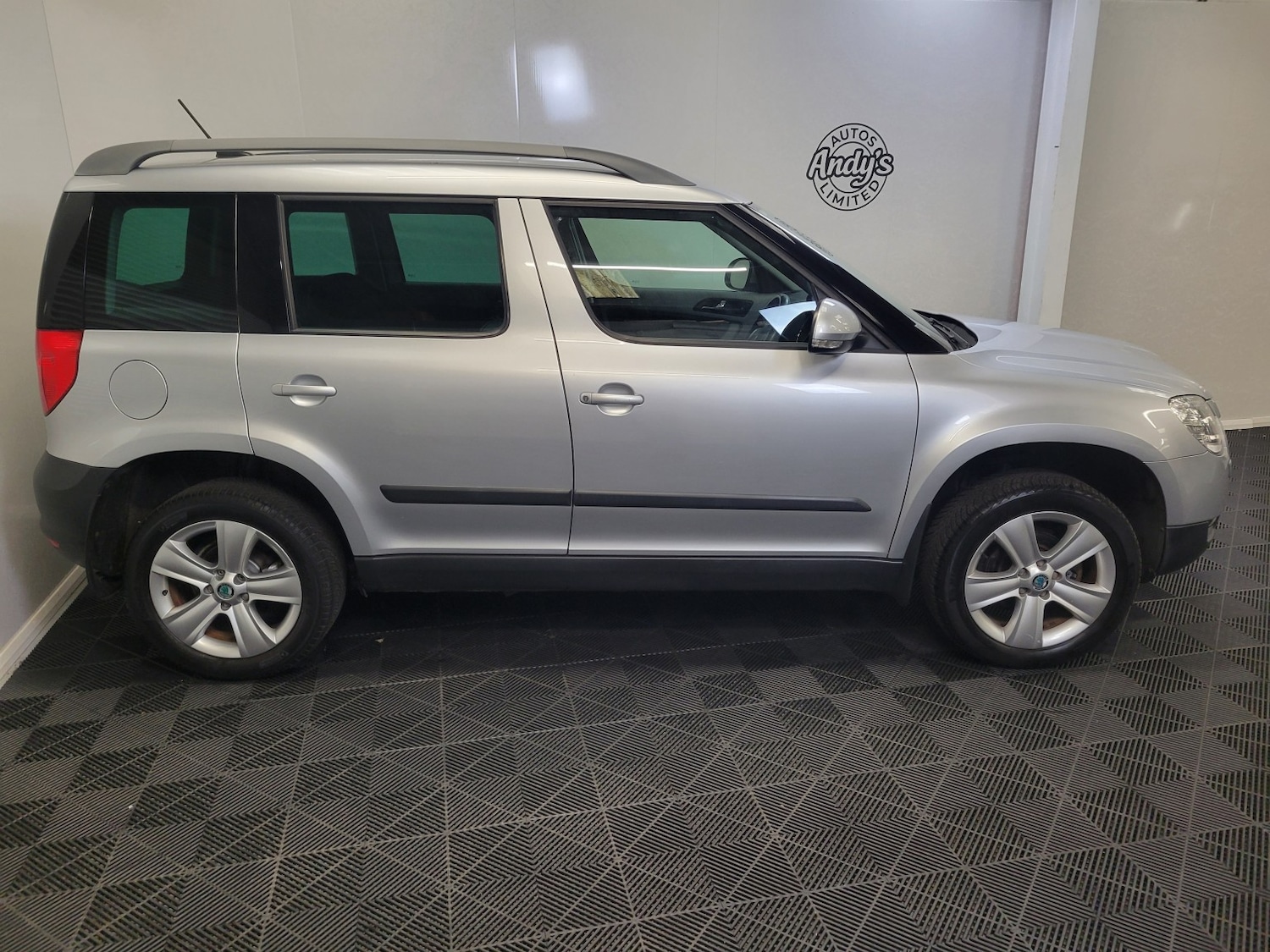 Used Skoda Yeti 2011 for sale - 77474817: Photo 17