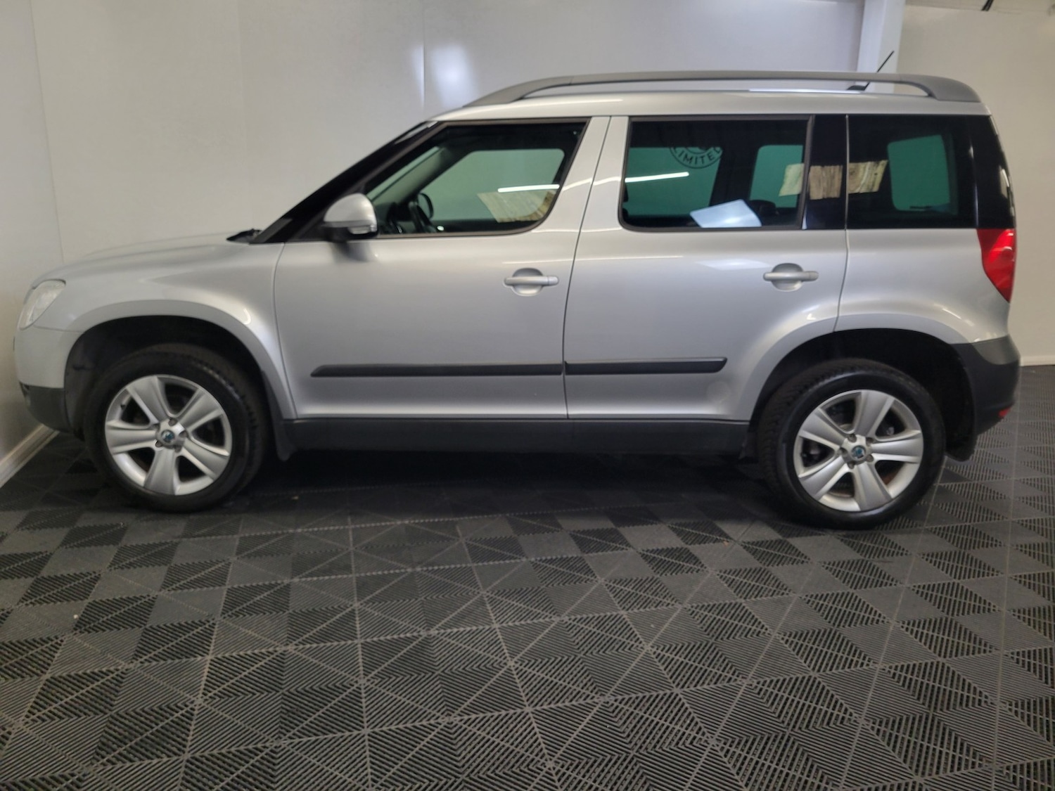 Used Skoda Yeti 2011 for sale - 77474817: Photo 32