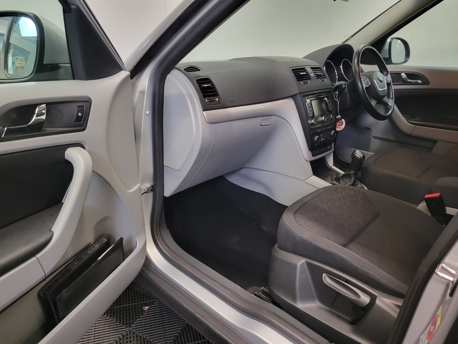 Used Skoda Yeti 2011 for sale - 77474817: Photo 48