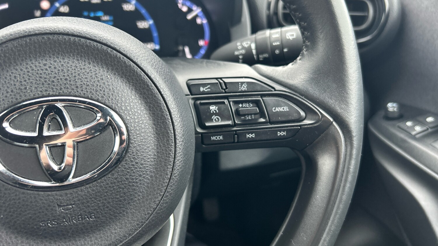 Used Toyota Yaris Cross 2023 for sale - 77998233: Photo 27