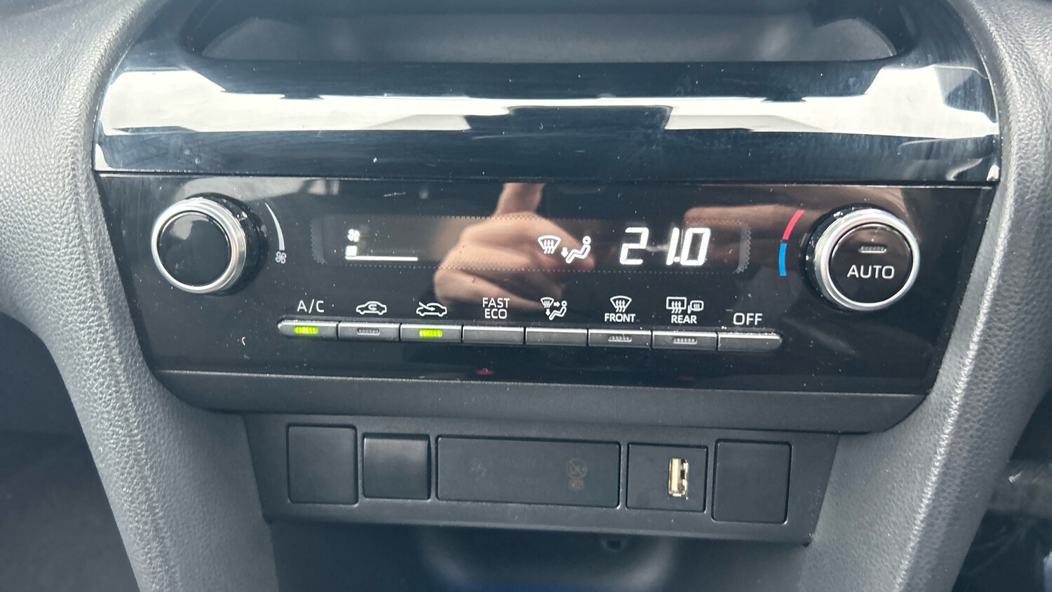 Used Toyota Yaris Cross 2023 for sale - 77998233: Photo 30