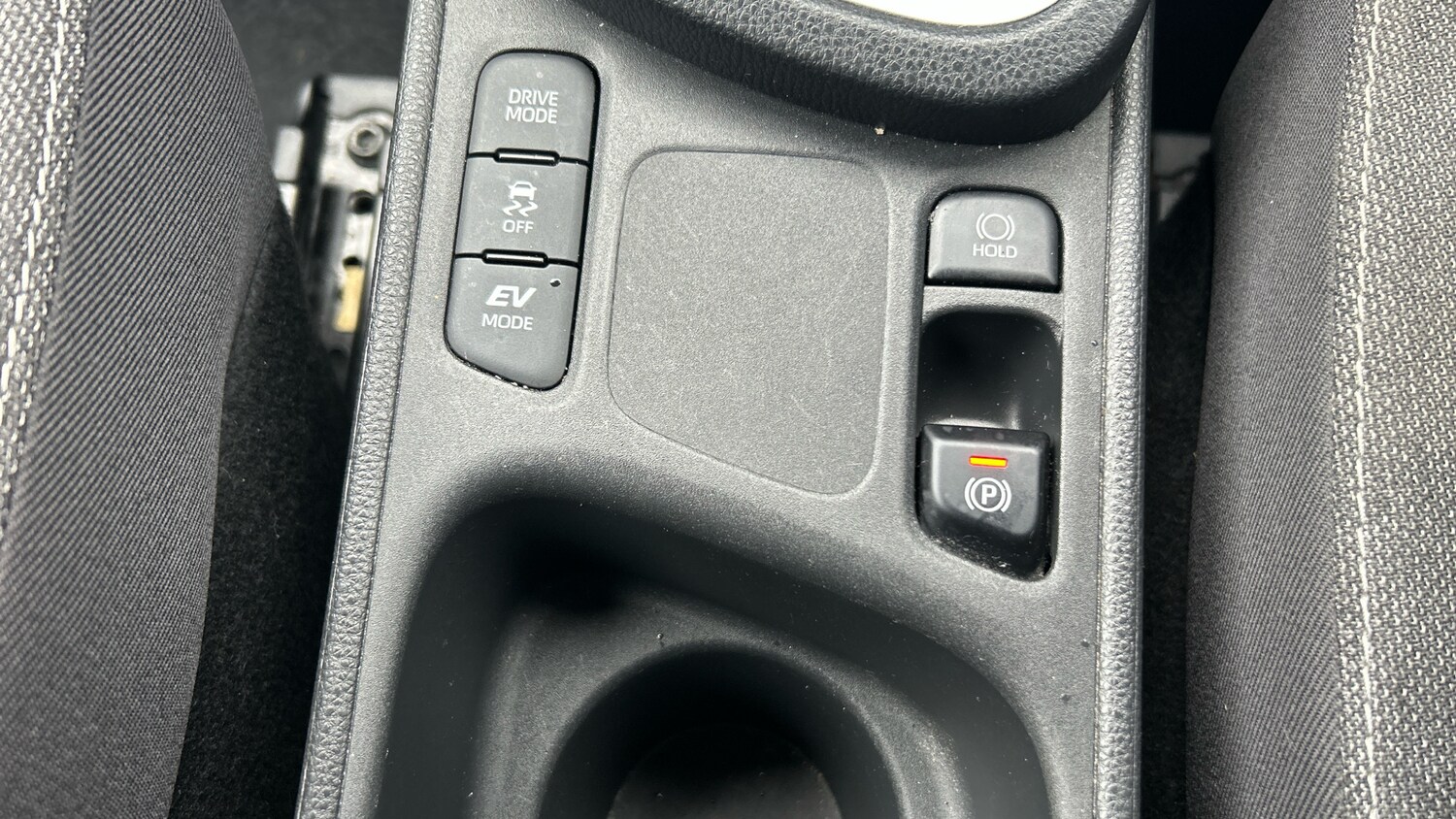 Used Toyota Yaris Cross 2023 for sale - 77998233: Photo 32