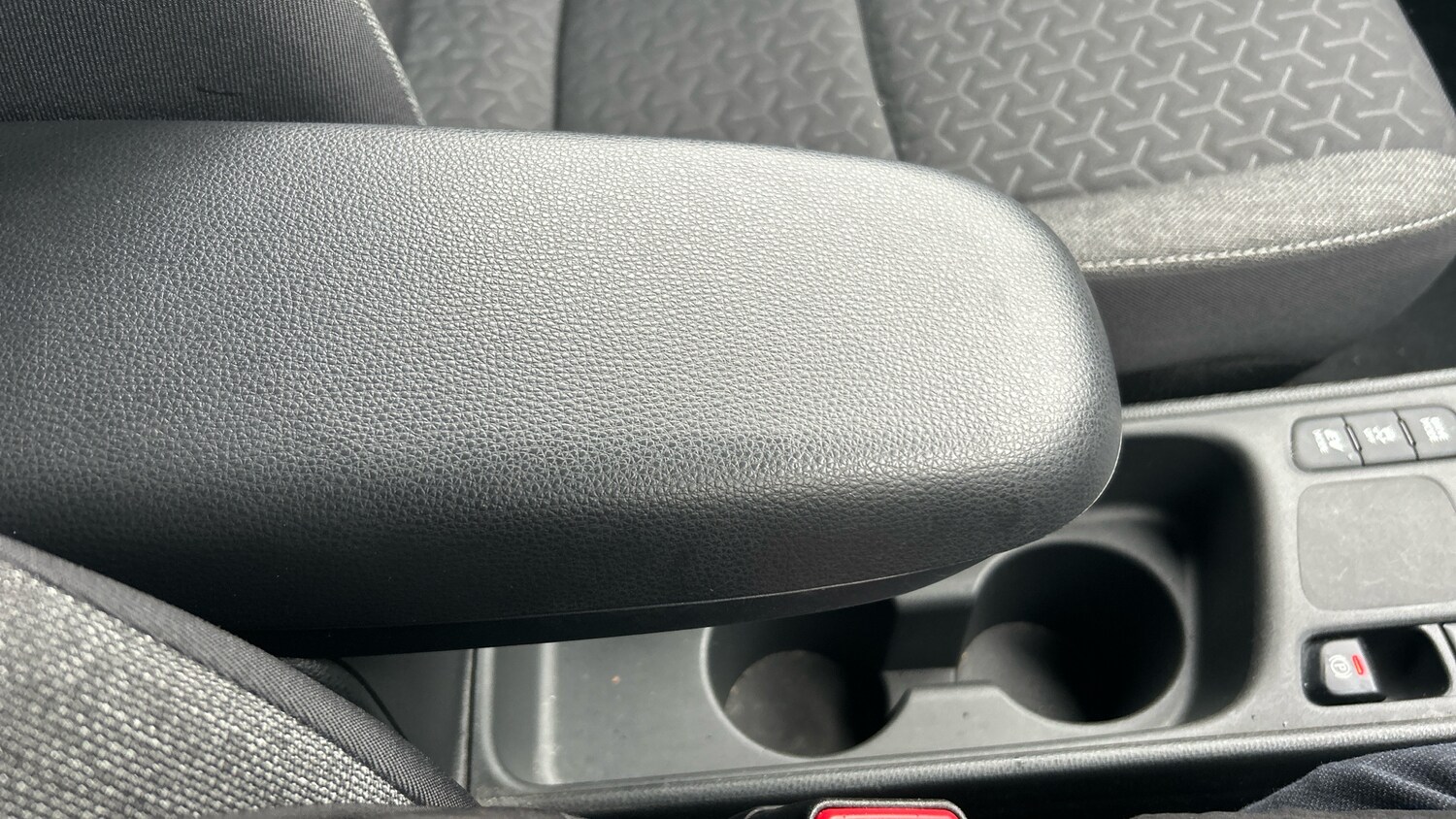 Used Toyota Yaris Cross 2023 for sale - 77998233: Photo 34