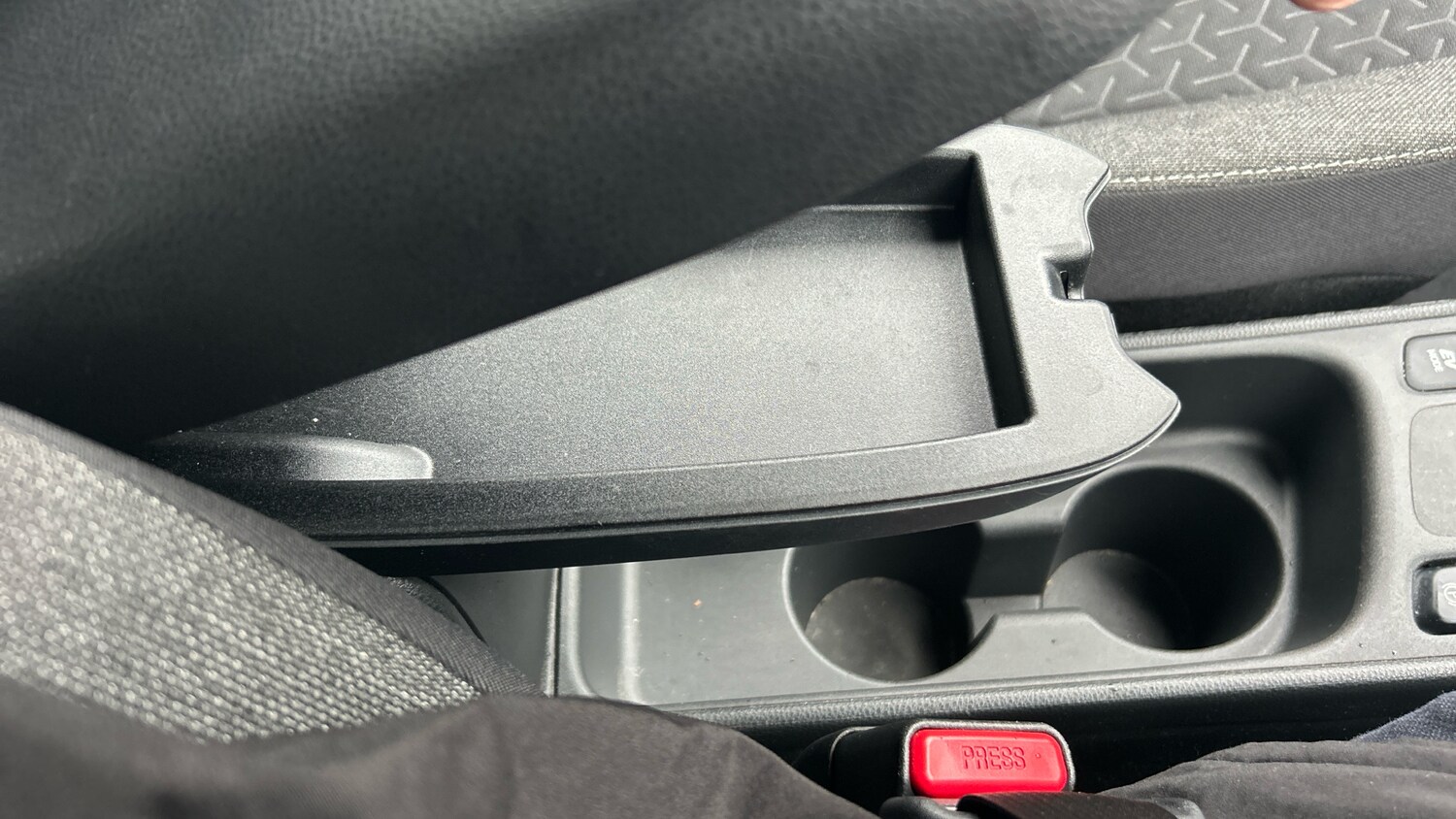 Used Toyota Yaris Cross 2023 for sale - 77998233: Photo 35