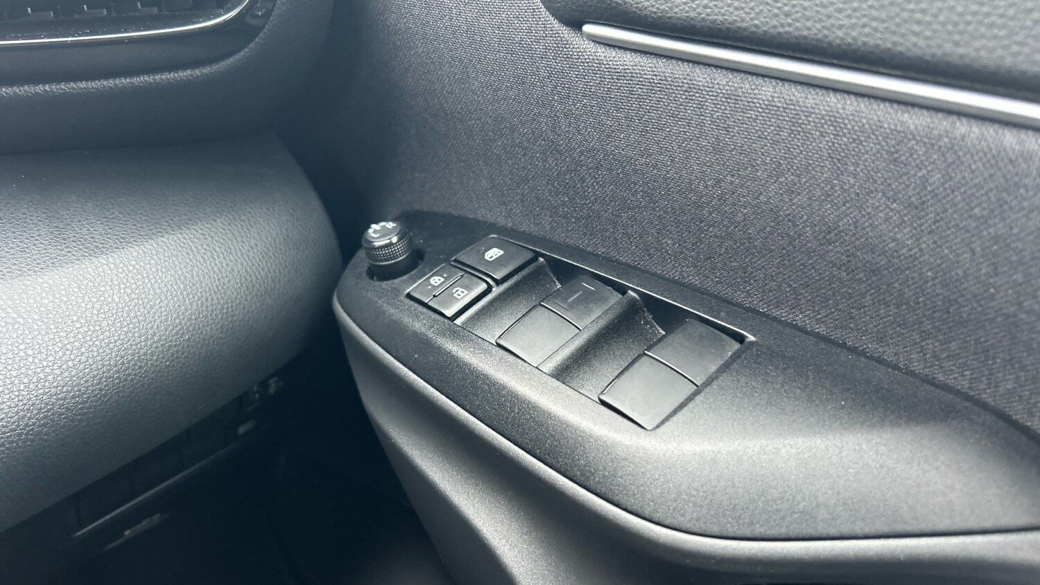 Used Toyota Yaris Cross 2023 for sale - 77998233: Photo 39