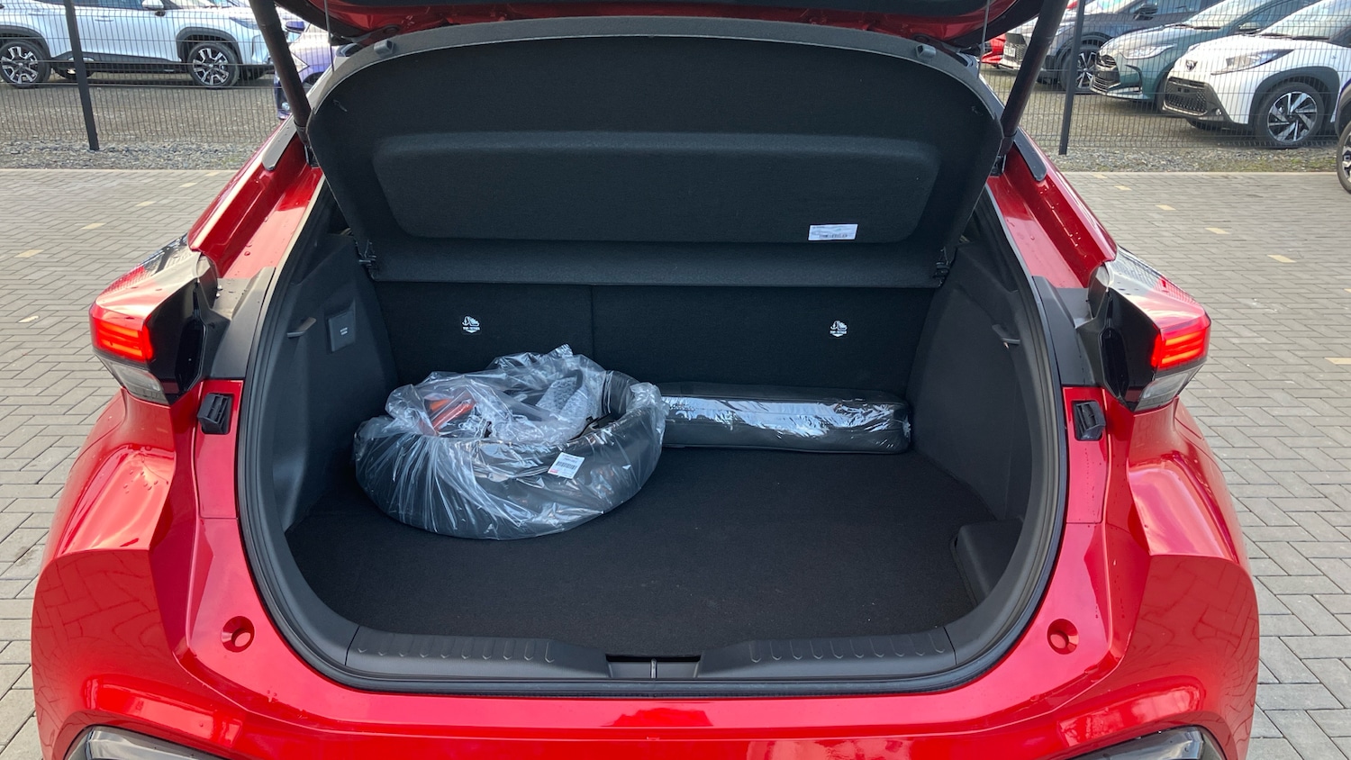 Used Toyota C-HR 2025 for sale - 77802292: Photo 14