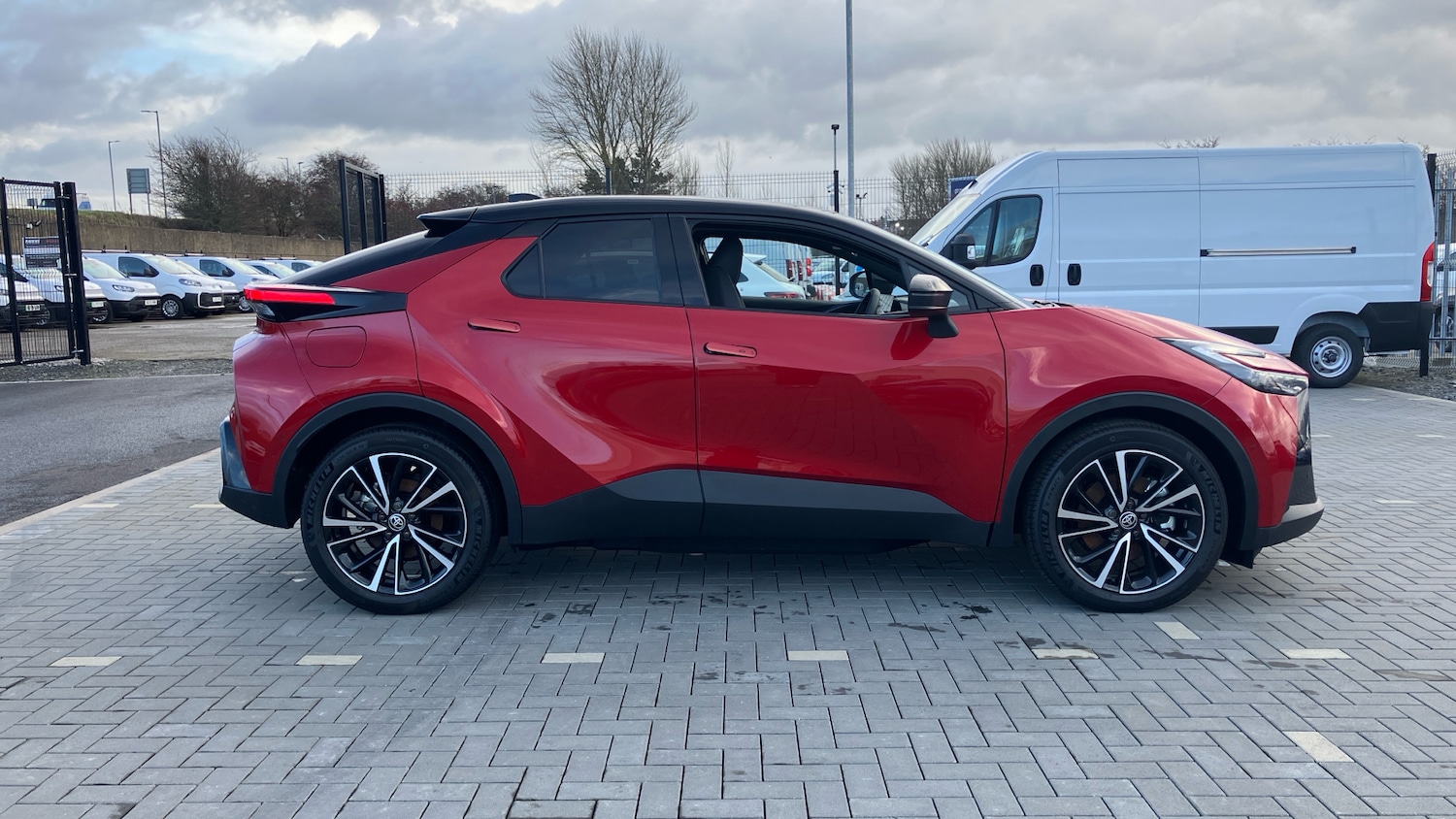 Used Toyota C-HR 2025 for sale - 77802292: Photo 16