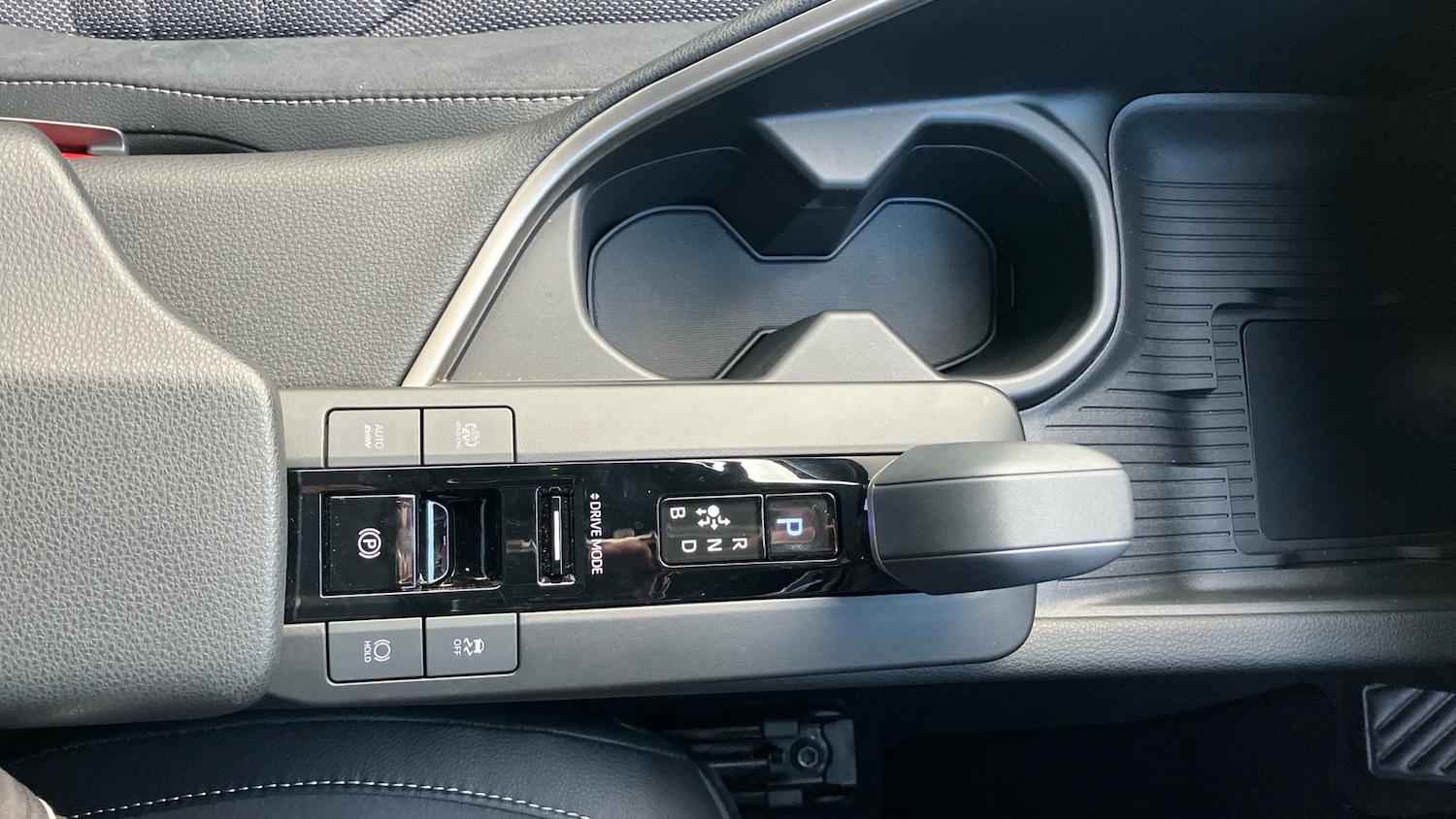 Used Toyota C-HR 2025 for sale - 77802292: Photo 33