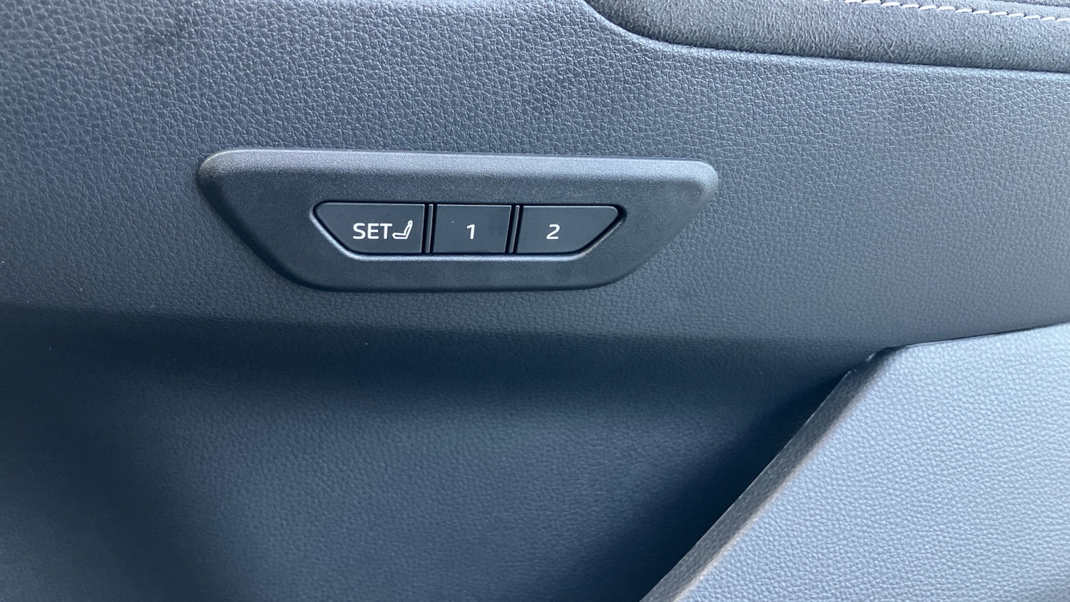 Used Toyota C-HR 2025 for sale - 77802292: Photo 43