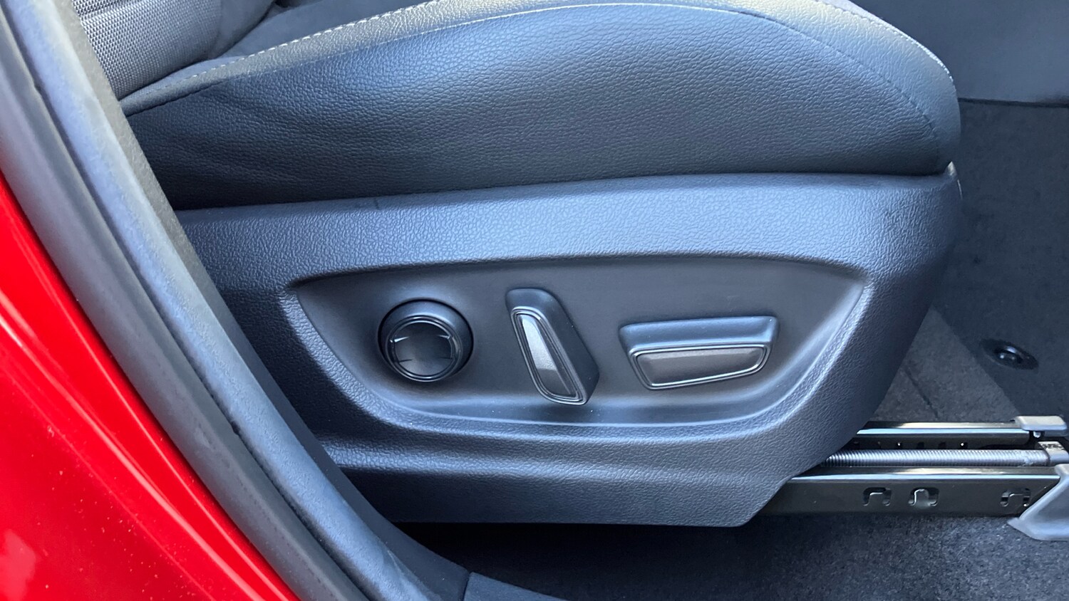 Used Toyota C-HR 2025 for sale - 77802292: Photo 44