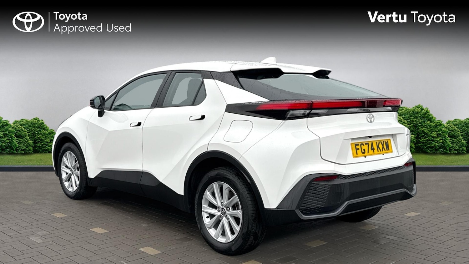 Used Toyota C-HR 2024 for sale - 76719920: Photo 4