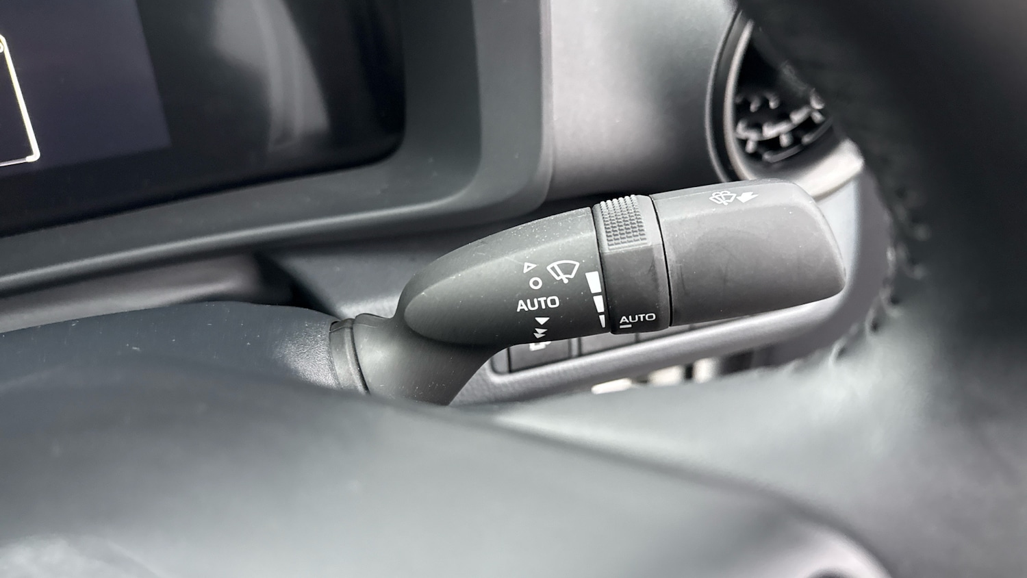 Used Toyota C-HR 2024 for sale - 76719920: Photo 43