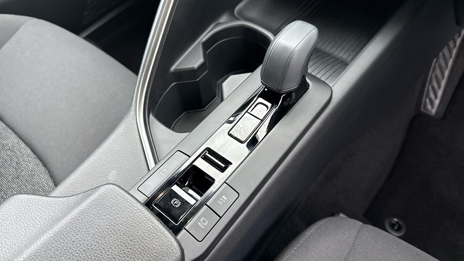 Used Toyota C-HR 2024 for sale - 76719920: Photo 45