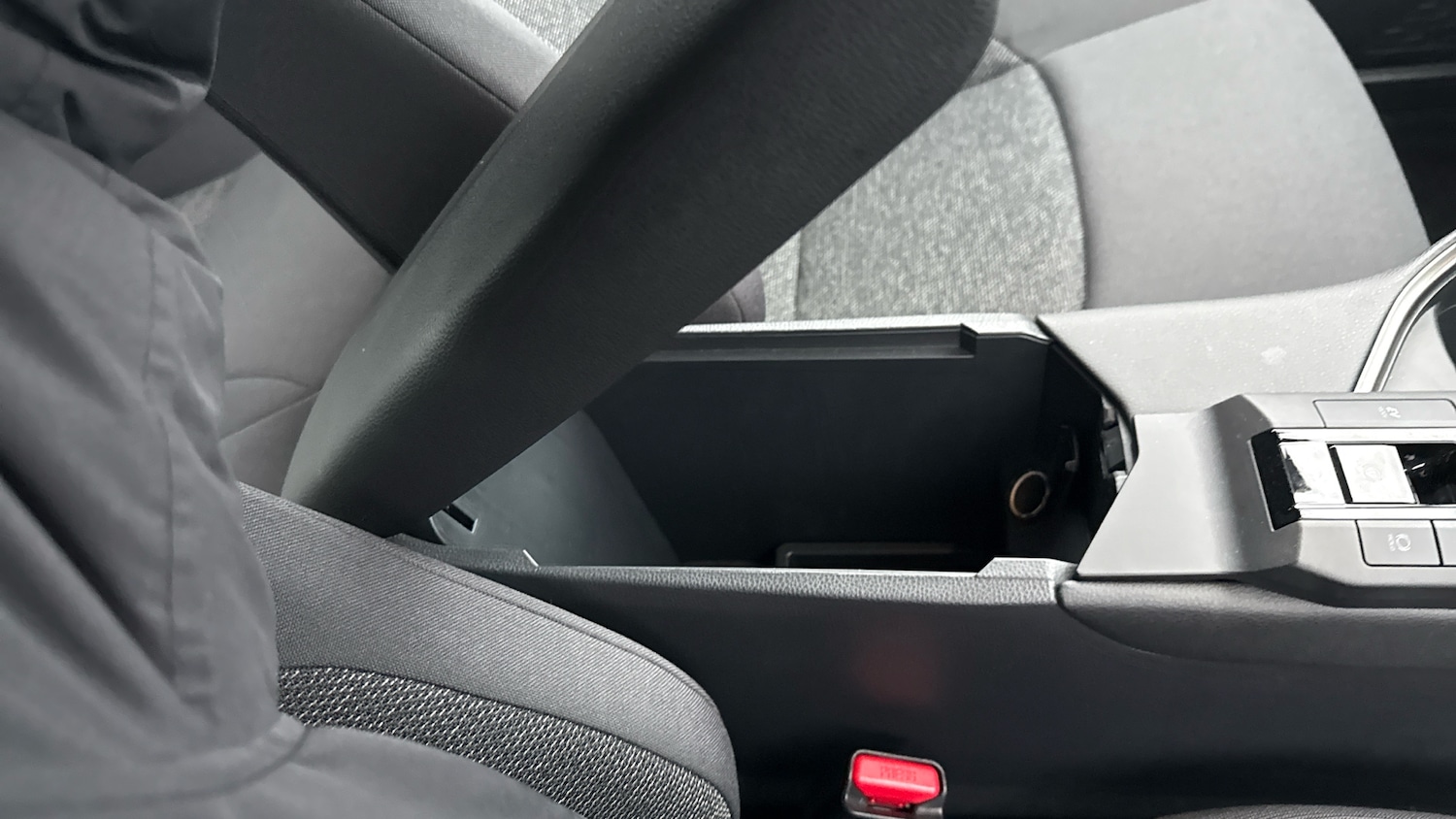 Used Toyota C-HR 2024 for sale - 76719920: Photo 48