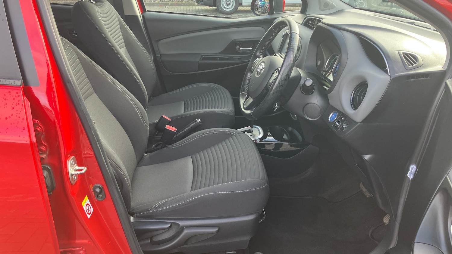 Used Toyota Yaris 2016 for sale - 76321675: Photo 11